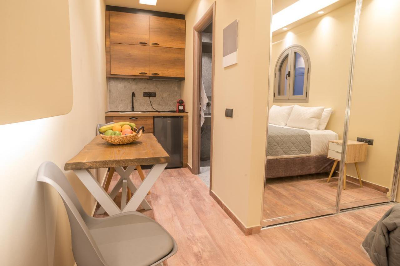 Seven Keys Luxury Suites Achílleion Esterno foto