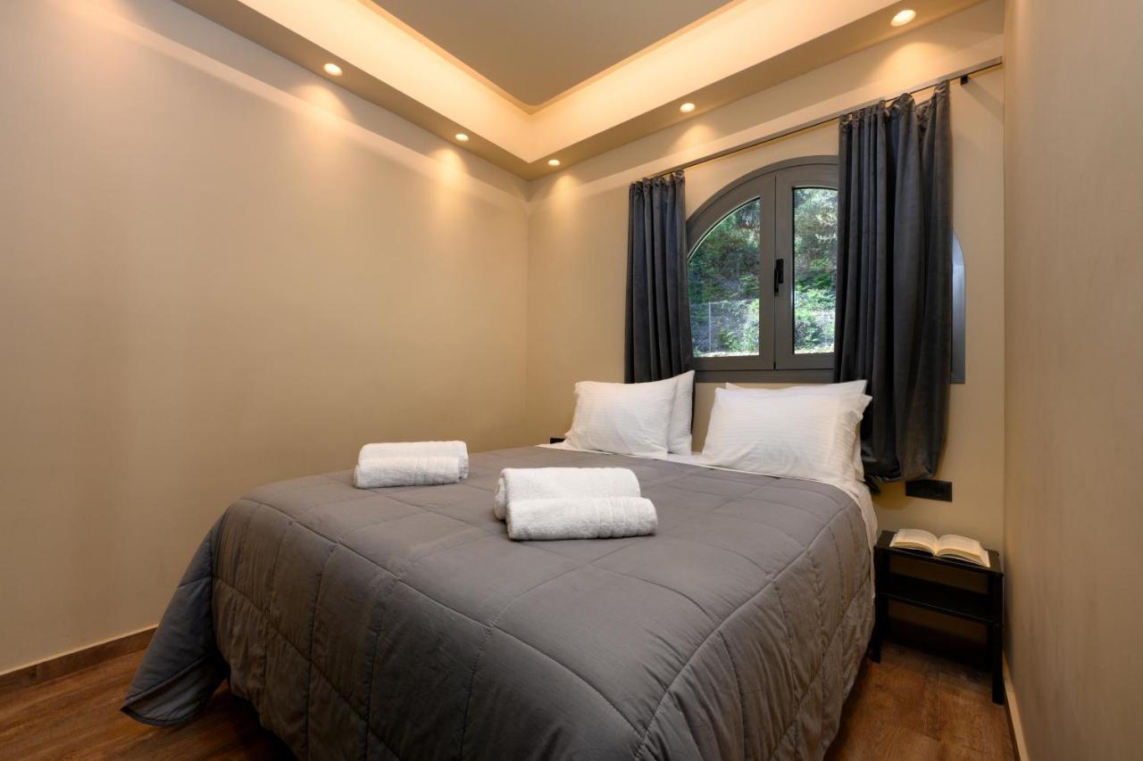 Seven Keys Luxury Suites Achílleion Esterno foto