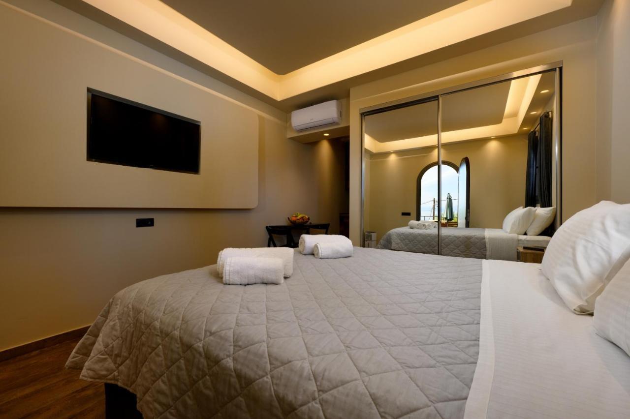 Seven Keys Luxury Suites Achílleion Esterno foto